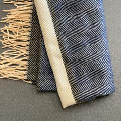 Châle Grau blau schwarz, a été signalé par Schönbrunn "Group Center" utilisant iLost