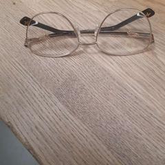 Oculos de senhora com graduação de se, as reported by IKEA Braga using iLost