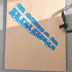 Schoolgerief - Schoolmapje, a été signalé par Centraal magazijn utilisant iLost