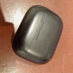 Pouzdro na airpods noir, jak nahlášeno TCL pomocí iLost