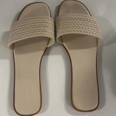 Papucs, amint azt Silver Sands Beach az iLost segítségével jelentette.