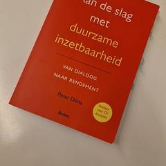 Livro, como reportado por HvA Amstelcampus utilizando o iLost