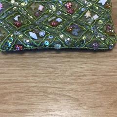 Etui Groene etui met gekleurde kraaltjes., jak nahlášeno Gemeente Alkmaar pomocí iLost