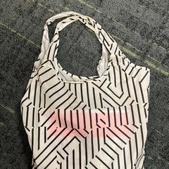 Tas Zwart/wit streep. opvouwbaar, zoals gemeld door Connexxion Noord Holland Noord Alkmaar met iLost