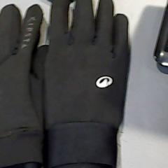 Kesztyű, amint azt SnowWorld Landgraaf az iLost segítségével jelentette.