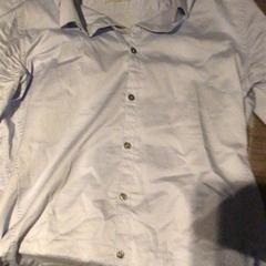 Blusa, como reportado por Van der Valk Hotel Zwolle utilizando o iLost