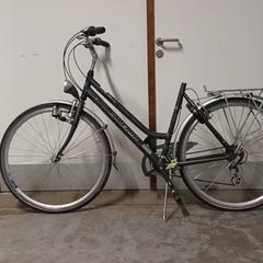 Bici da donna L'avenir Zwart, come riportato da Fietsdepot Hasselt utilizzando iLost