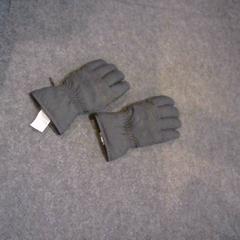 手袋 がiLostで SnowWorld Landgraaf によって報告されました