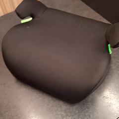 방석 Kinderzitje auto, iLost를 사용하여 Rotterdam The Hague Airport에 보고됨