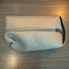 Toilet bag grey, as reported by Hotel Apeldoorn using iLost
