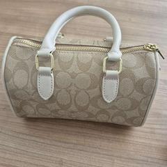 Taška, jak nahlášeno Connexxion Noord Holland Noord Alkmaar pomocí iLost