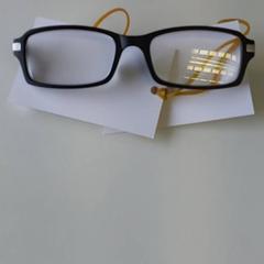 Gafas - grijs/zwart, ha sido reportado por Centraal magazijn con iLost