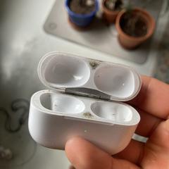 airpods case 2th generation، كما تم الإبلاغ عنه عبر iLost