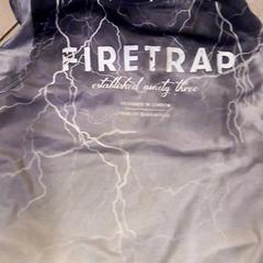 Skjorta, rapporterat av Leonardo Royal Hotel Amsterdam med iLost