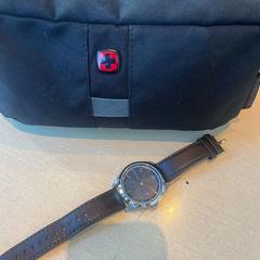 Toilet bag and watch, a été signalé par Haven Hotel Rotterdam utilisant iLost