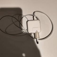 Adapter, as reported by Bibliotheek Neude (Utrecht) using iLost