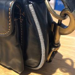 Handtas Zwart lederen handtas, segons ha informat Designer Outlet Roermond mitjançant iLost