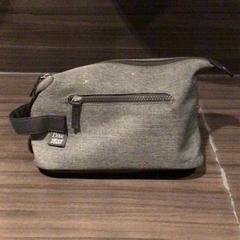 Borsa da toilette Dove, come riportato da Van der Valk Hotel Zwolle utilizzando iLost