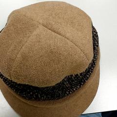 Kläder Hoed, rapporterat av Regio Limburg - Leuven med iLost