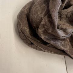 Sjaal, zoals gemeld door Loveland ADE | Mediahaven & Theater Amsterdam met iLost