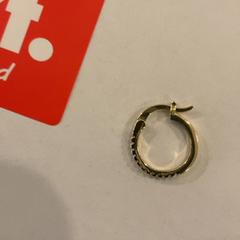 Örhängen Dorée, rapporterat av MEININGER Hotel Marseille Centre la Joliette med iLost