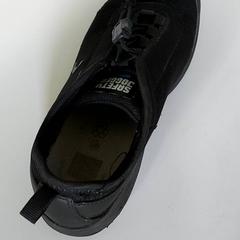 의류 - Schoen Zwart, iLost를 사용하여 Regio West-Vlaanderen에 보고됨