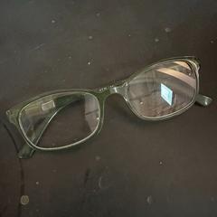 Glasses green, segundo informou Conscious Hotel Westerpark usando iLost