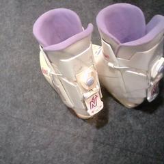 İLost kullanarak SnowWorld Landgraaf tarafından bildirildiği gibi Skischoenen