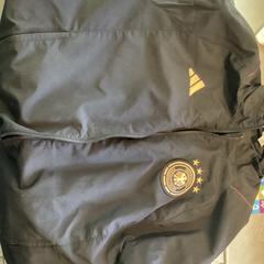 Dzseki, amint azt MEININGER Hotel Berlin Alexanderplatz az iLost segítségével jelentette.