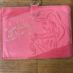 カードケース, amint azt IKEA立川 az iLost segítségével jelentette.