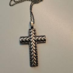 Ketting met kruis, gisa salatu by Ziekenhuis Oost-Limburg iLost erabiliz