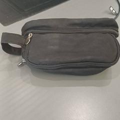 Etui stof Inhoud : pennen, amint azt Qbuzz GD Groningen HS az iLost segítségével jelentette.