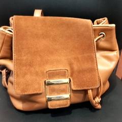 Táska, amint azt allGo Almere az iLost segítségével jelentette.