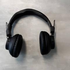 Słuchawki Zwart, zgłoszono przez Arriva Friesland / Groningen przy użyciu iLost