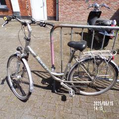 Bicicleta Damesfiets, grijs Bikkel, segundo informou Fietsdepot Leopoldsburg usando iLost