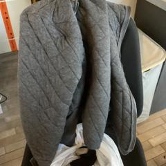 Vestiti, Giacca & Calzini, come riportato da MEININGER Hotel München City Center utilizzando iLost