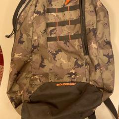 Ryggsäck Camouflage, rapporterat av Pathé Schiedam med iLost