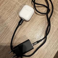 Oordopjes, como reportado por Van der Valk Hotel Apeldoorn - De Cantharel utilizando o iLost