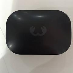 Auriculars sense fil, segons ha informat allGo Almere mitjançant iLost