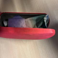 Etui à lunettes avec lunettes, a été signalé par Keolis Landskrona utilisant iLost