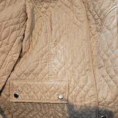 Chaqueta Licht bruin, ha sido reportado por Van der Valk Hotel Tiel con iLost