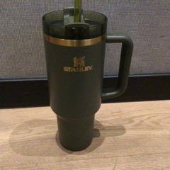 Kuchynský riad a potraviny, ako bolo nahlásené Van der Valk Hotel Amsterdam Zuidas pomocou iLost