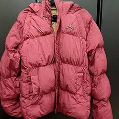 Chaqueta, ha sido reportado por Qbuzz GD Groningen Peizerweg con iLost