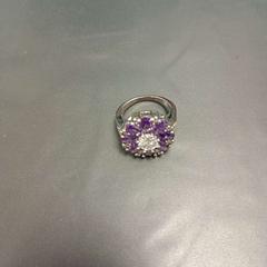 Gyűrű Dame, amint azt IKEA Åsane az iLost segítségével jelentette.