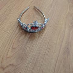 Tiara, a été signalé par Oranjebloesem utilisant iLost