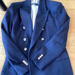 Blazer zara, ha sido reportado por Stad Hasselt con iLost