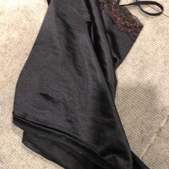 シャツ がiLostで Internationaal Theater Amsterdam によって報告されました