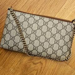 Väska, rapporterat av HTM med iLost