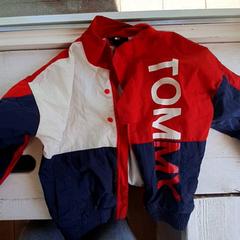 Veste Rood, wit, blauw, a été signalé par DierenPark Amersfoort utilisant iLost