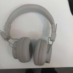 Sluchátka, jak nahlášeno Arriva Limburg Zuid pomocí iLost